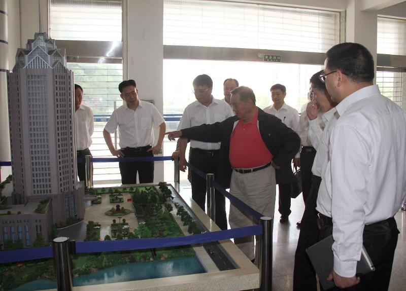 2013年9月，全國政協(xié)人口資源環(huán)境委員會(huì)主任陳邦柱來公司