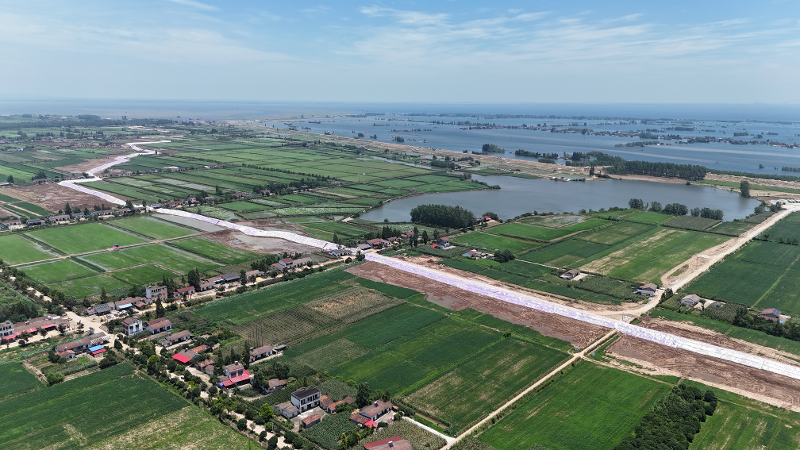 2024年7月，公司搶建團(tuán)洲垸險(xiǎn)情第三道防線