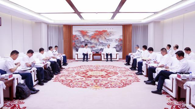 莫鼎革會(huì)見杭氧集團(tuán)黨委書記、董事長(zhǎng)鄭偉