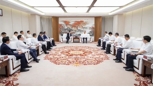 莫鼎革會(huì)見上海電氣集團(tuán)黨委書記、董事長吳磊